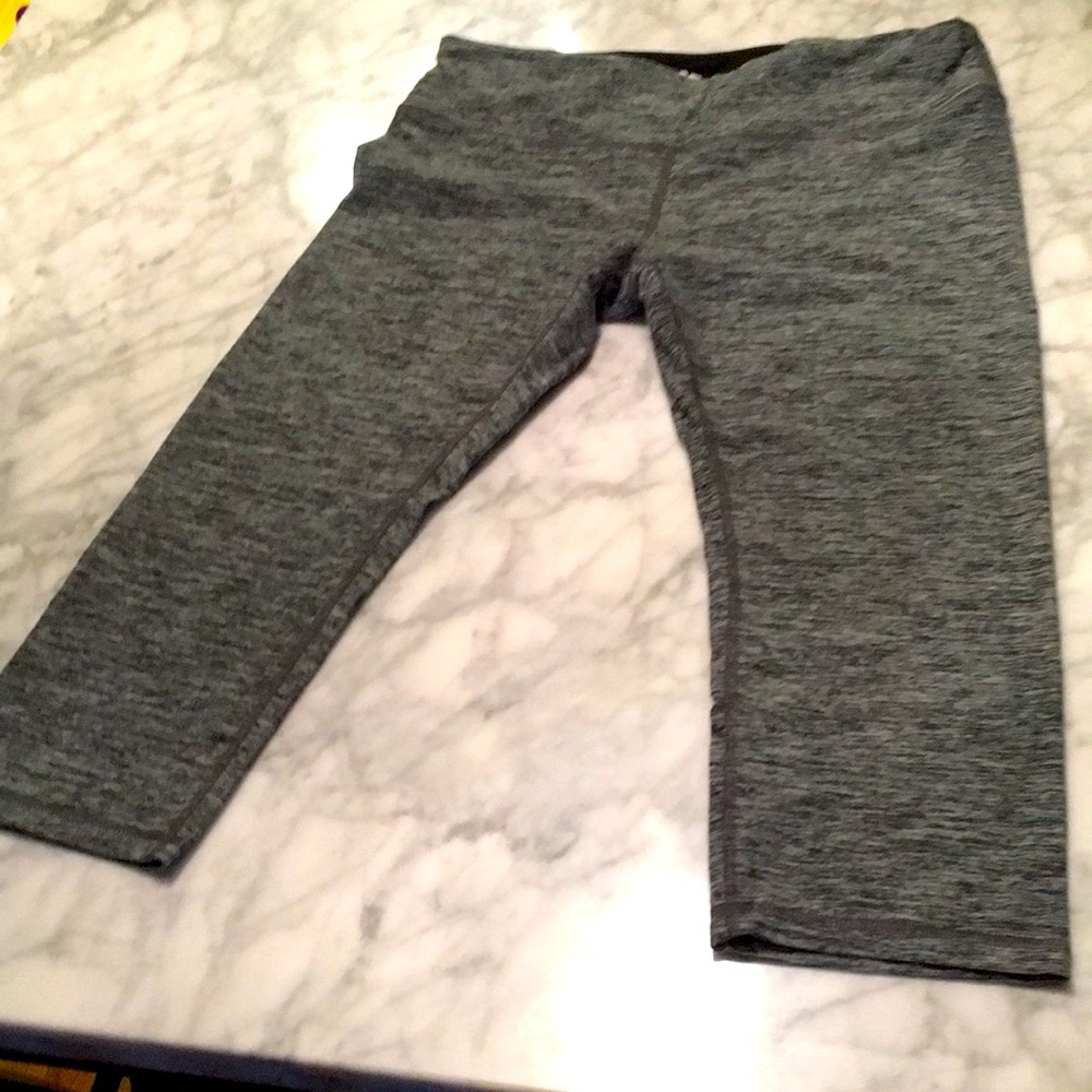 Large Grey Ododos Exercise Capri Leggings